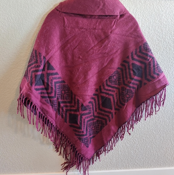 Bearpaw nomadic toggle poncho - Picture 4 of 4